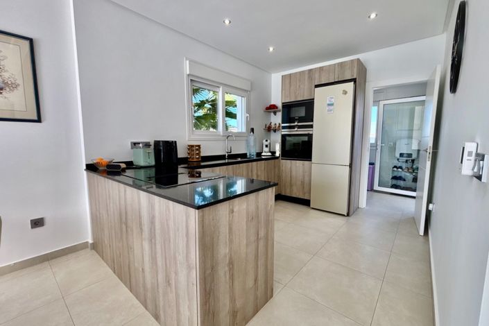 Image No.11-3 Bed Villa for sale