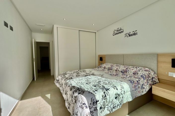 Image No.13-3 Bed Villa for sale