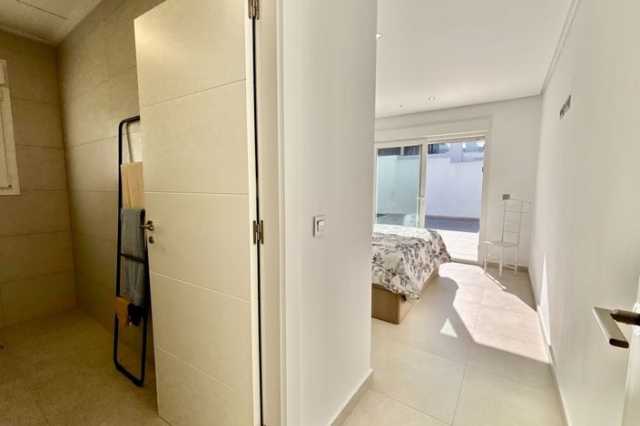 Image No.15-3 Bed Villa for sale