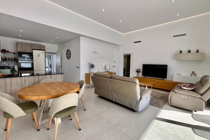 Image No.5-3 Bed Villa for sale