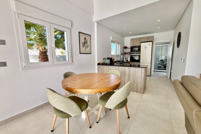 Image No.7-3 Bed Villa for sale