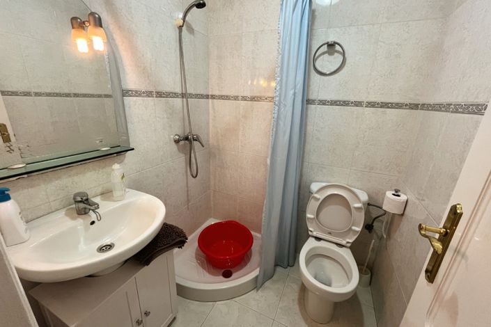 Image No.11-2 Bed Property for sale