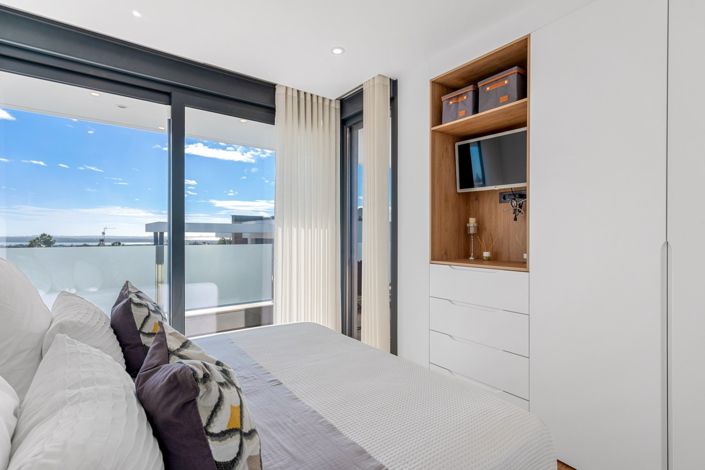 Image No.18-4 Bed Villa for sale