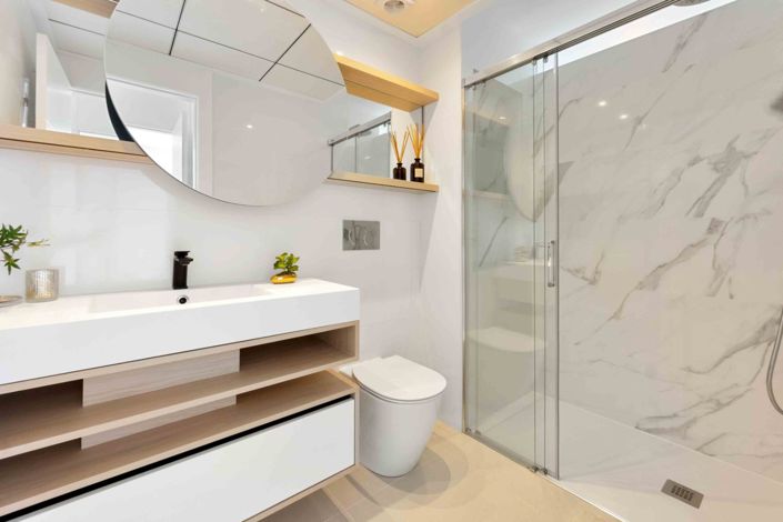 Image No.15-2 Bed Property for sale