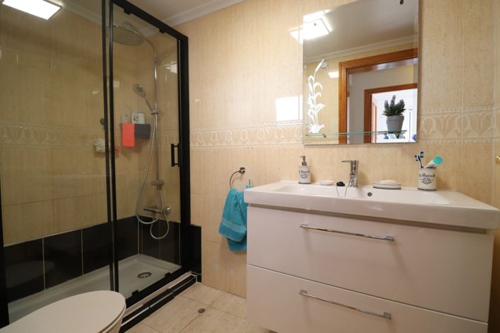 Image No.17-2 Bed Property for sale