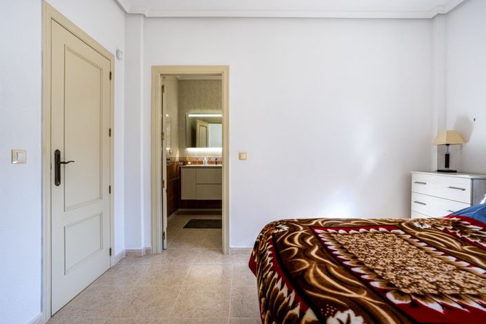 Image No.25-3 Bed Villa for sale