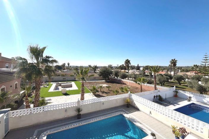 Image No.29-3 Bed Villa for sale