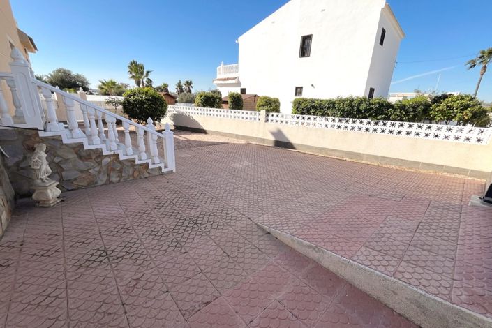 Image No.35-3 Bed Villa for sale