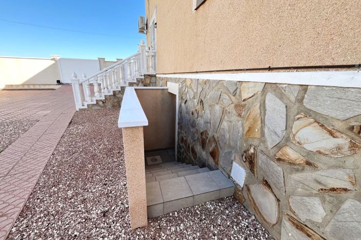 Image No.38-3 Bed Villa for sale