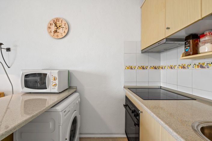 Image No.10-2 Bed Property for sale