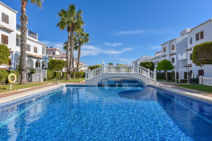 Image No.27-2 Bed Property for sale