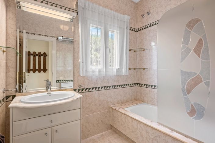 Image No.22-4 Bed Villa for sale