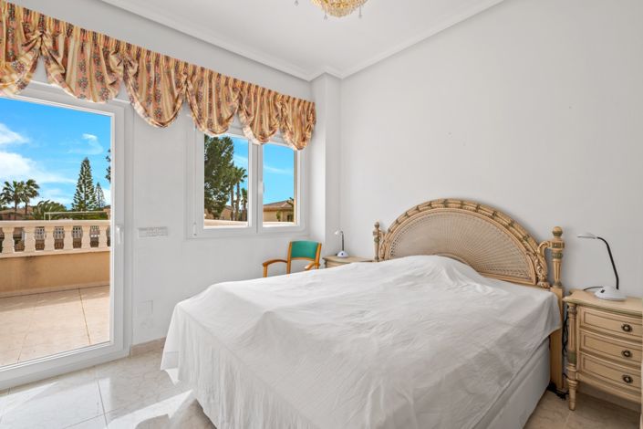 Image No.23-4 Bed Villa for sale