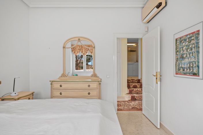 Image No.25-4 Bed Villa for sale