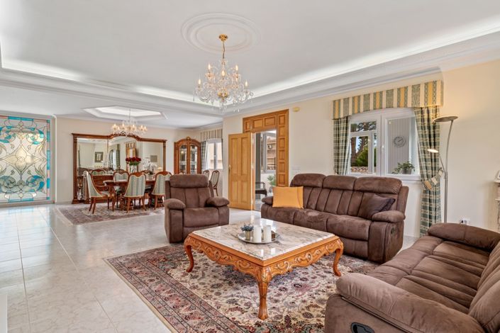 Image No.3-4 Bed Villa for sale