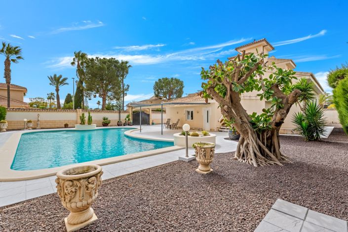 Image No.44-4 Bed Villa for sale