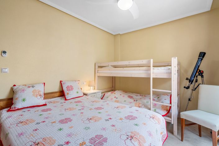 Image No.15-3 Bed Property for sale