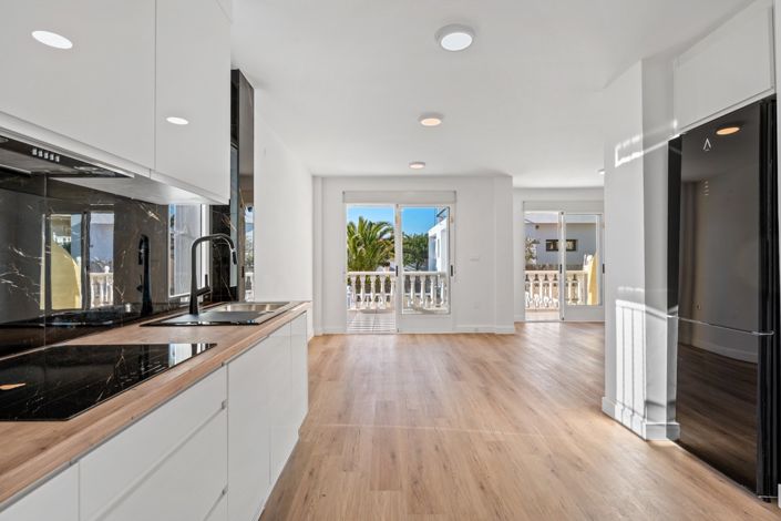 Image No.3-3 Bed Villa for sale