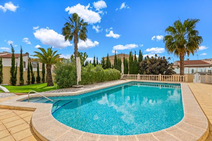 Image No.35-5 Bed Villa for sale