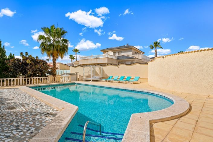 Image No.36-5 Bed Villa for sale