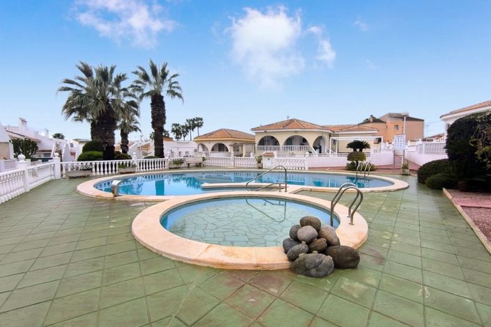 Image No.2-3 Bed Bungalow for sale