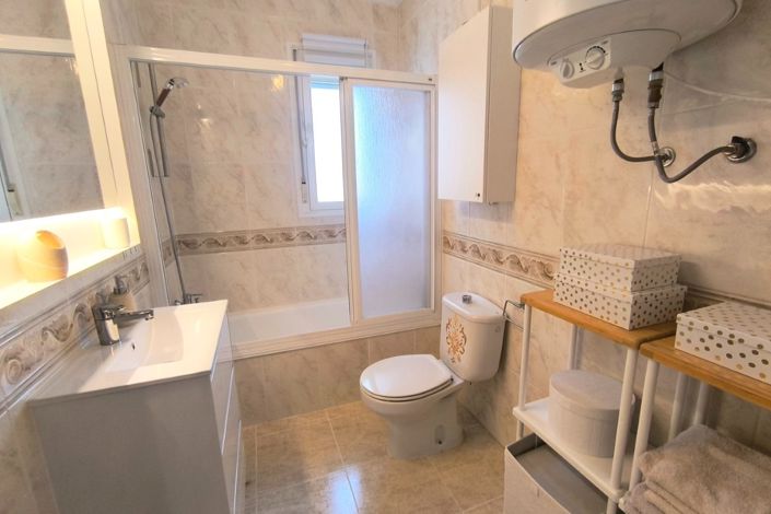 Image No.20-3 Bed Bungalow for sale