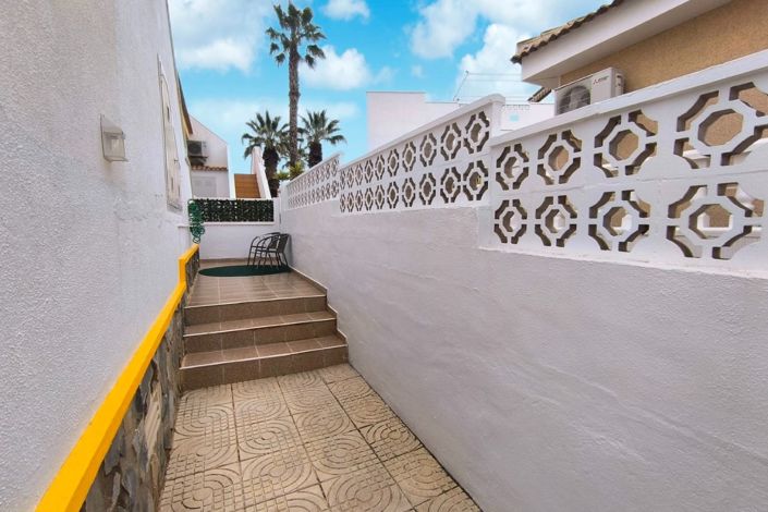 Image No.25-3 Bed Bungalow for sale