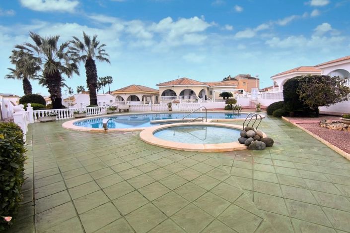 Image No.32-3 Bed Bungalow for sale