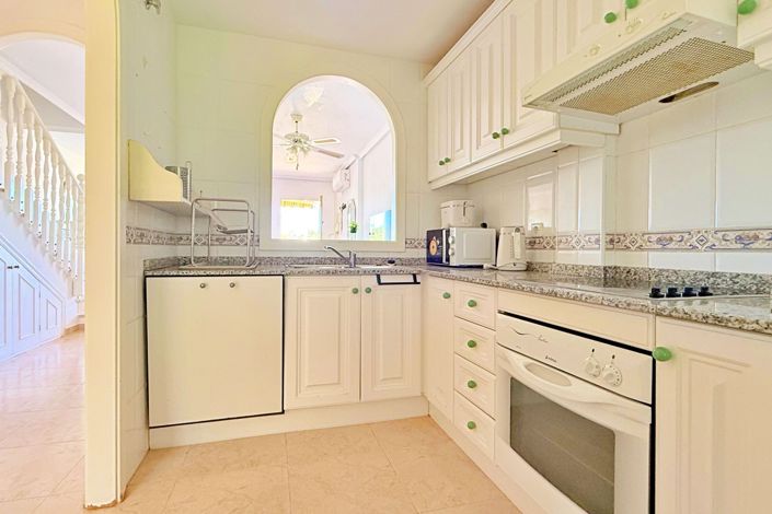 Image No.11-2 Bed Townhouse for sale