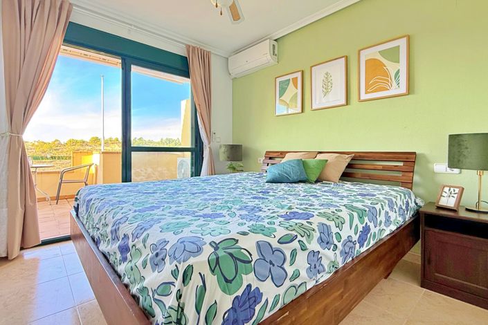 Image No.17-2 Bed Townhouse for sale