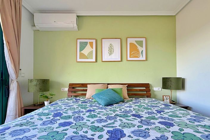 Image No.18-2 Bed Townhouse for sale