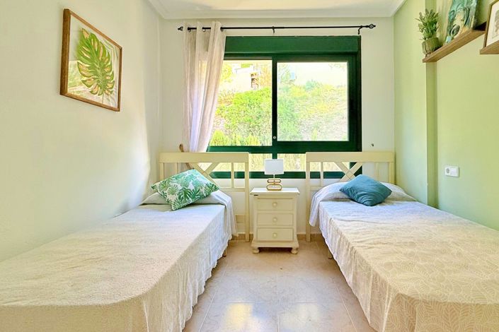 Image No.29-2 Bed Townhouse for sale