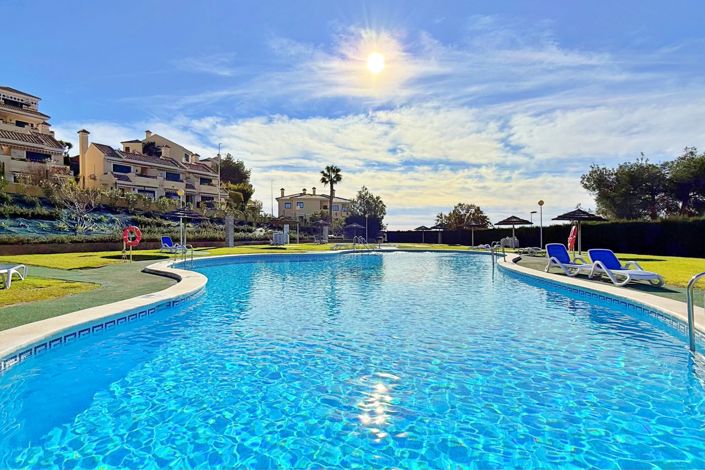 Image No.40-2 Bed Townhouse for sale