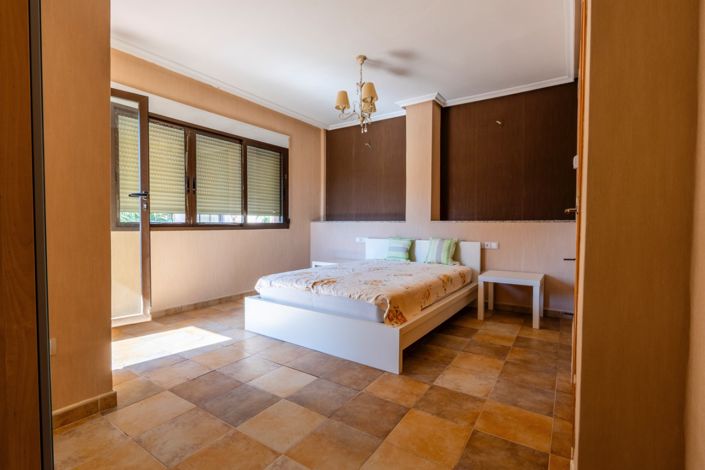 Image No.13-6 Bed Villa for sale