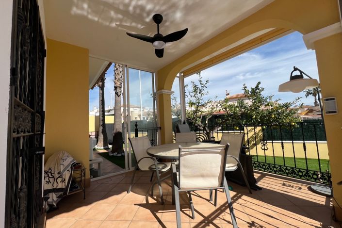 Image No.3-Villa de 3 chambres à vendre à Orihuela Costa