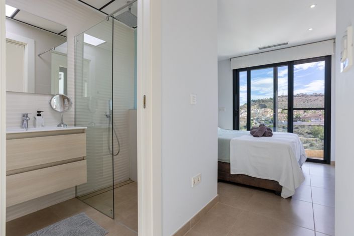 Image No.24-3 Bed Villa for sale