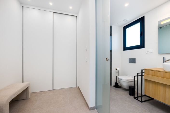 Image No.18-2 Bed Property for sale