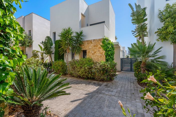 Image No.2-2 Bed Villa for sale