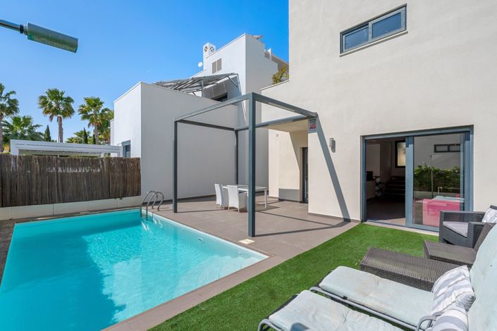 Image No.4-2 Bed Villa for sale