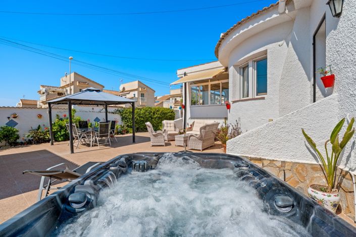 Image No.29-3 Bed Villa for sale