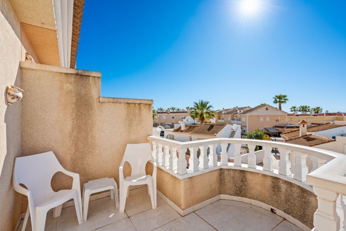 Image No.14-2 Bed Townhouse for sale