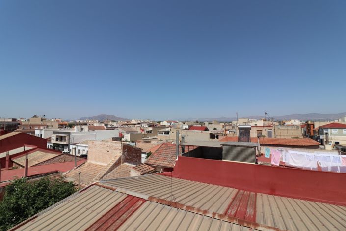 Image No.28-3 Bed Property for sale