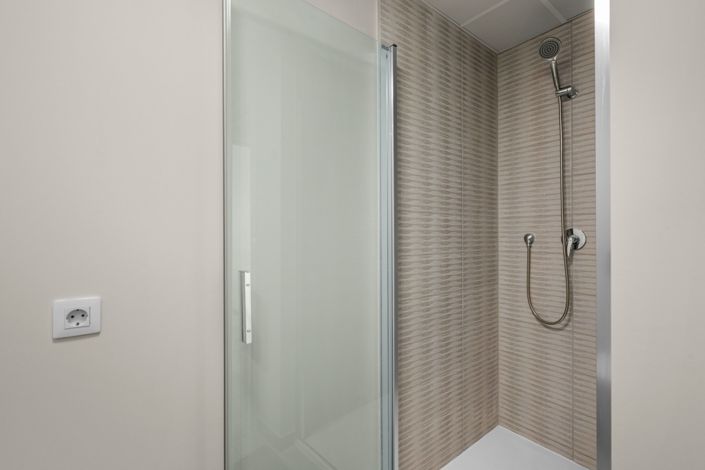 Image No.10-2 Bed Property for sale