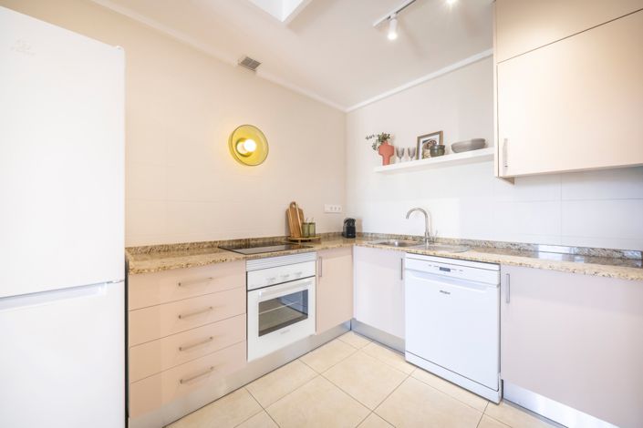 Image No.12-2 Bed Property for sale