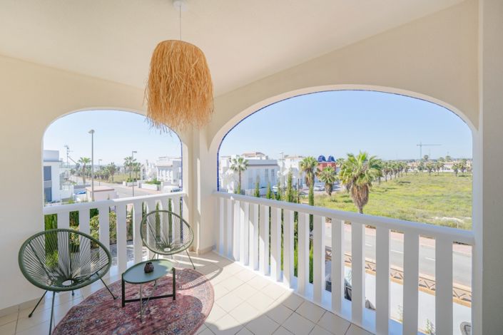 Image No.4-2 Bed Property for sale