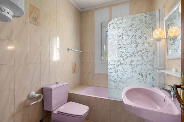 Image No.14-2 Bed Villa for sale