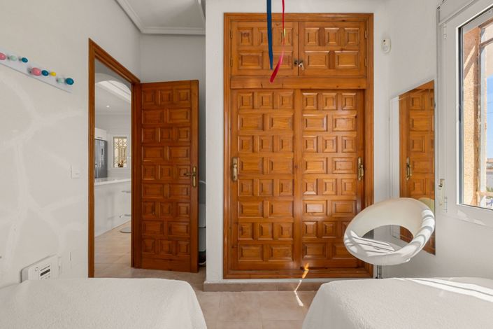 Image No.16-2 Bed Villa for sale