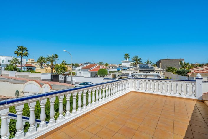 Image No.32-2 Bed Villa for sale