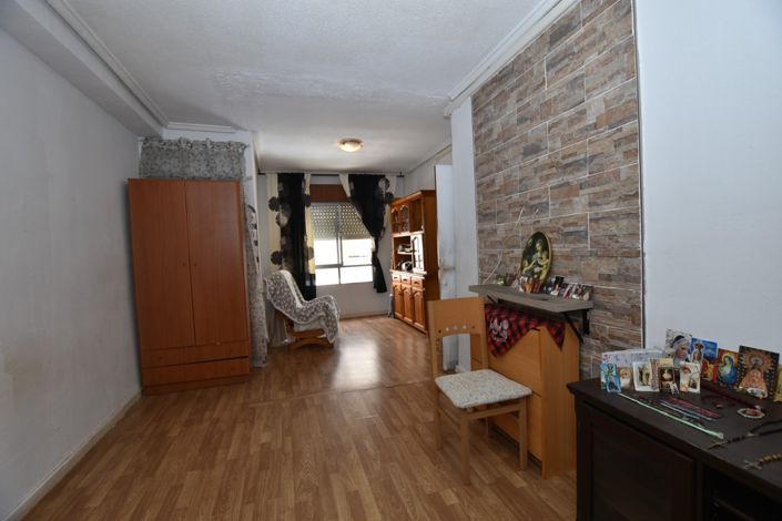 Image No.11-2 Bed Property for sale