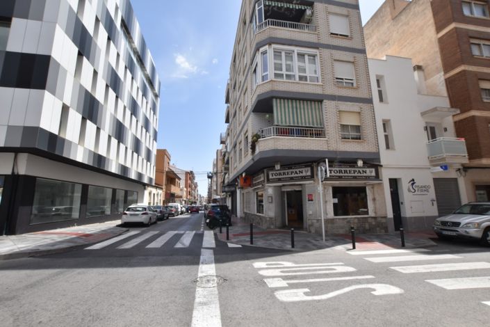 Image No.21-2 Bed Property for sale